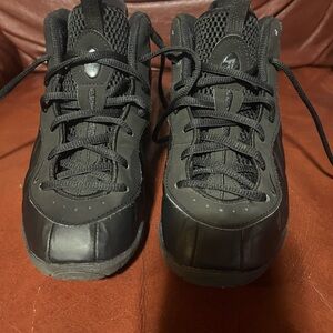 Nike foamposite boys size3Y